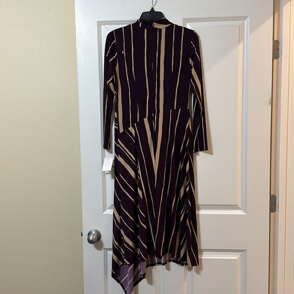 Taylor Dress Printed Asymmetrical-Hem‎ Long-Sleeve, Women's Size 4 Petite - Picture 6 of 11